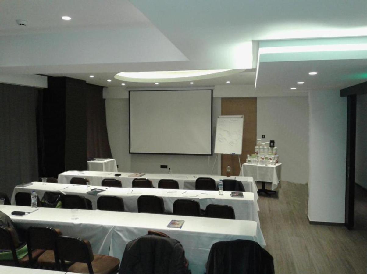 Adonis City Hotel Патра Екстериор снимка