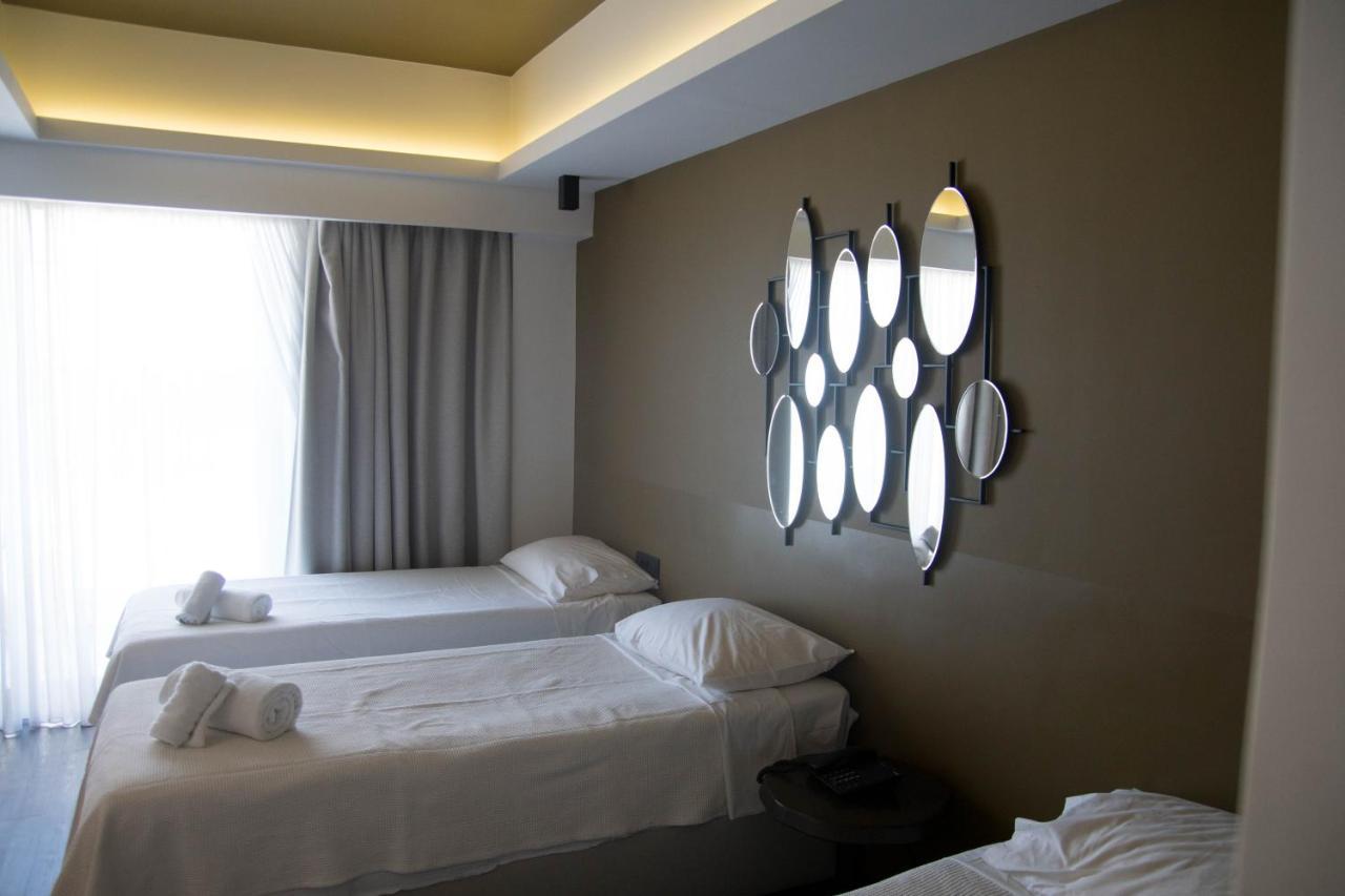Adonis City Hotel Патра Екстериор снимка