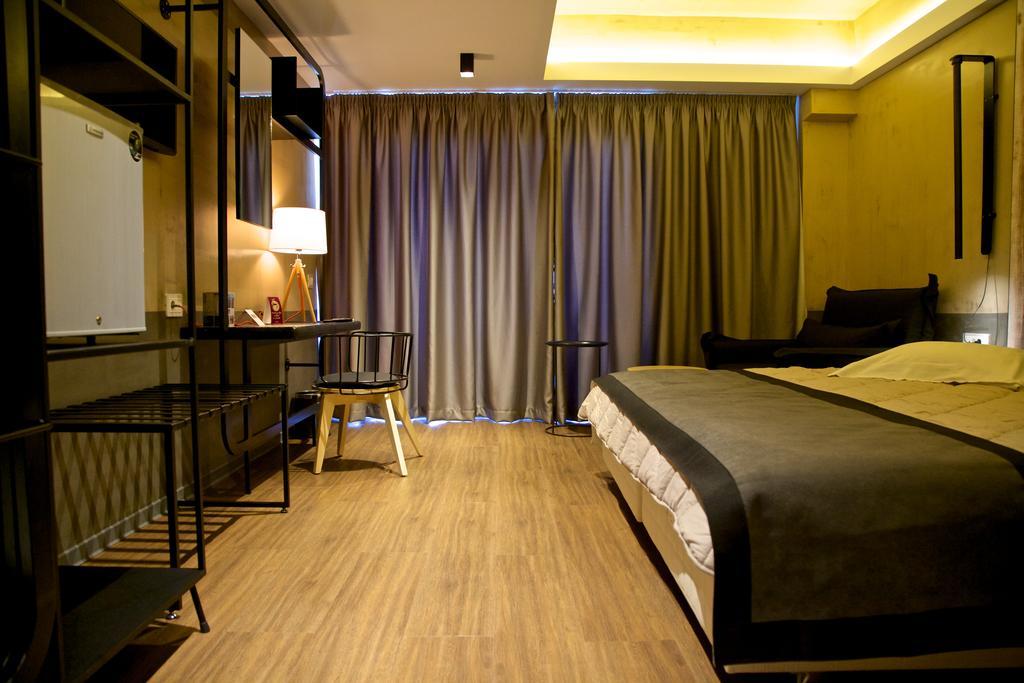 Adonis City Hotel Патра Стая снимка