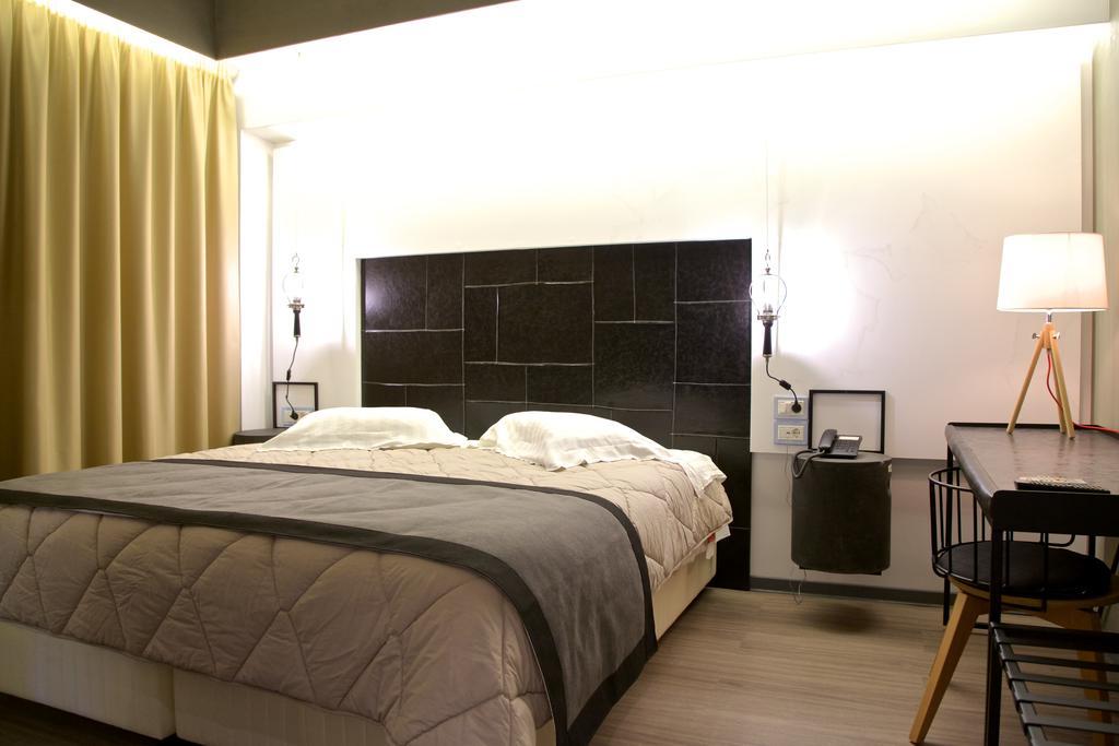 Adonis City Hotel Патра Екстериор снимка