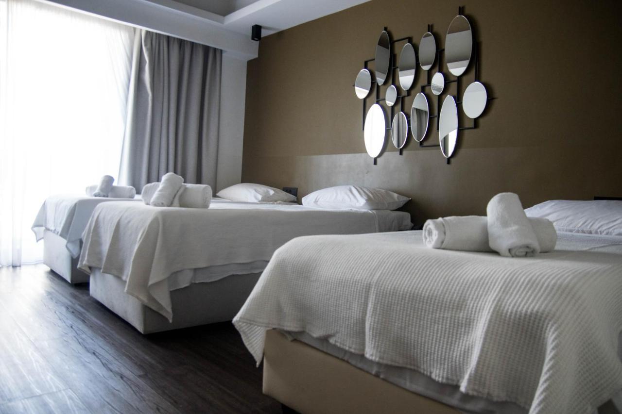 Adonis City Hotel Патра Екстериор снимка