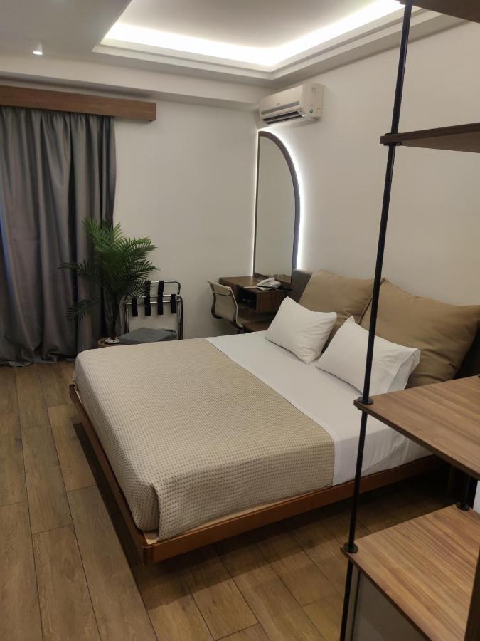 Adonis City Hotel Патра Екстериор снимка