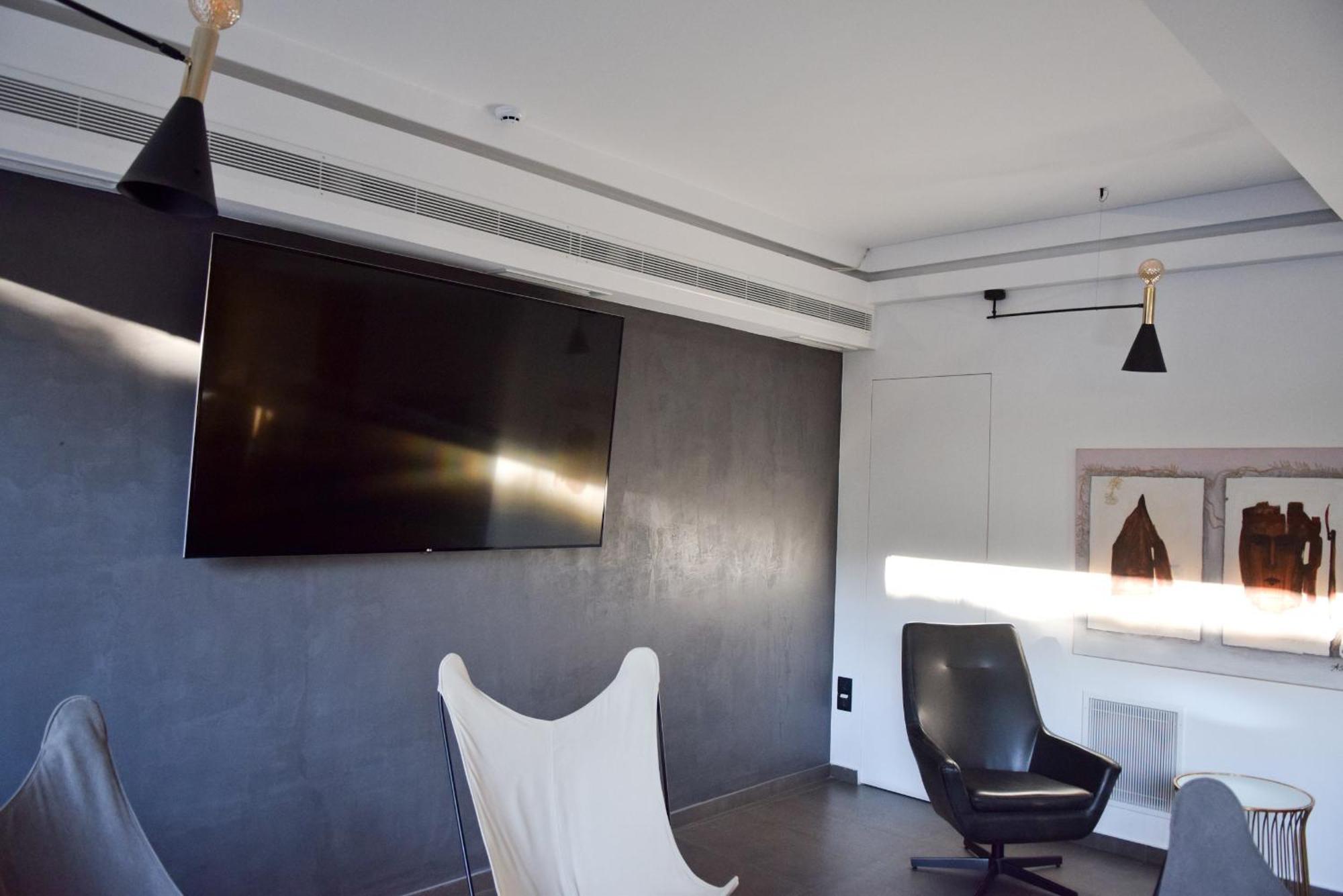 Adonis City Hotel Патра Екстериор снимка