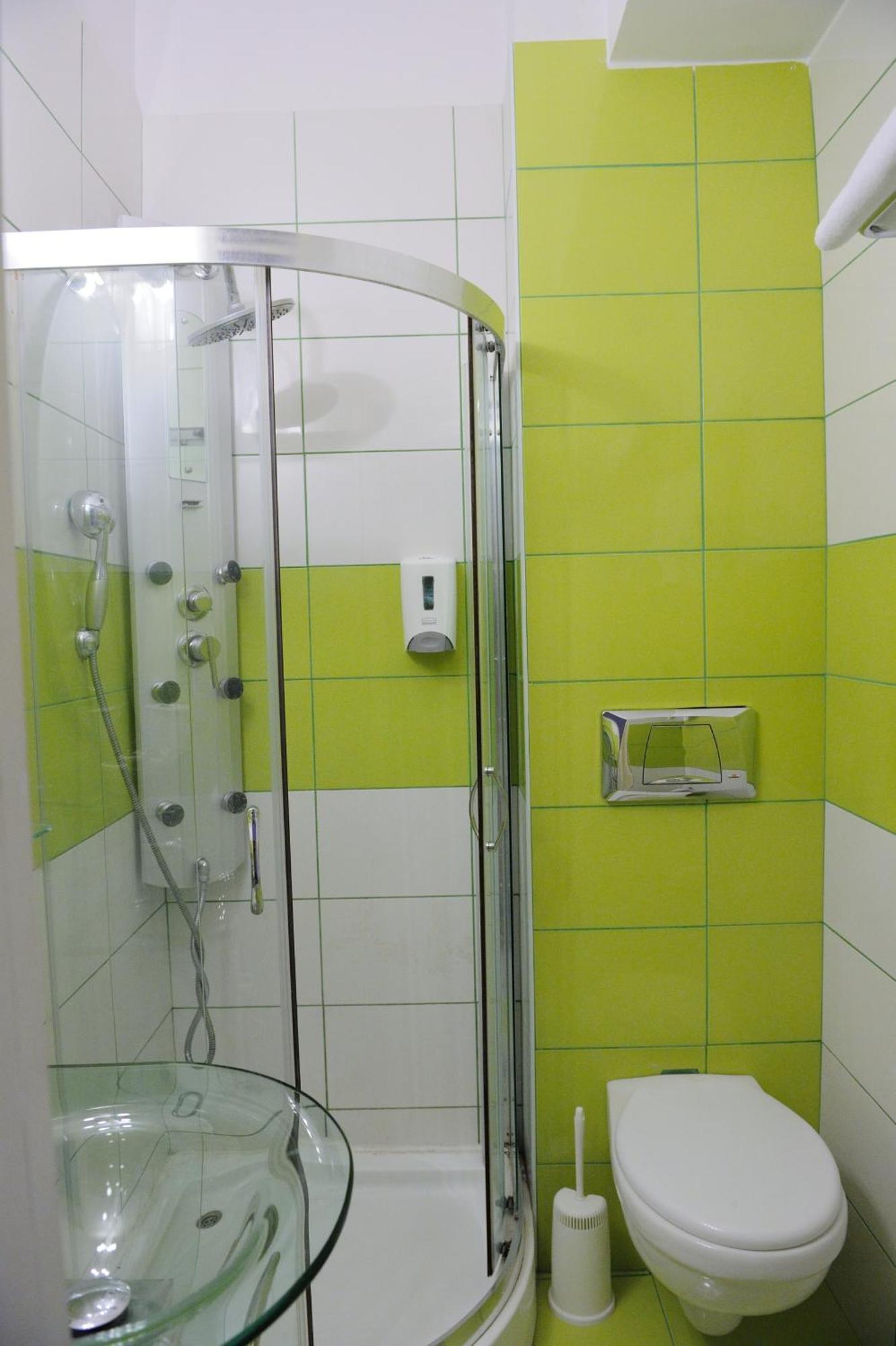 Adonis City Hotel Патра Екстериор снимка