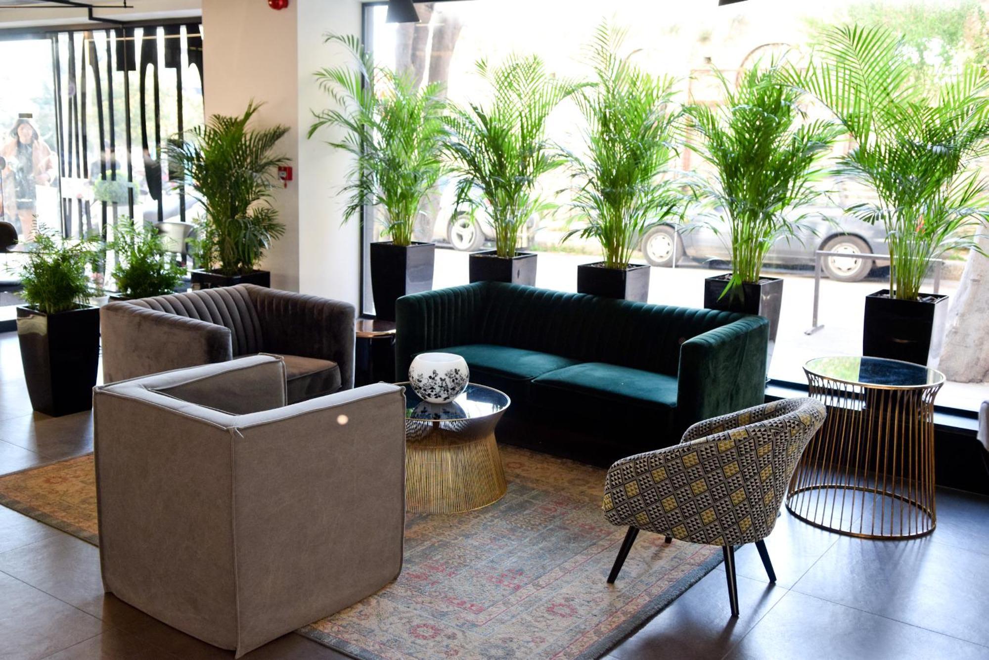 Adonis City Hotel Патра Екстериор снимка