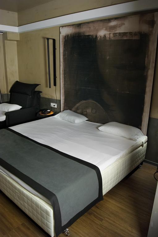 Adonis City Hotel Патра Екстериор снимка