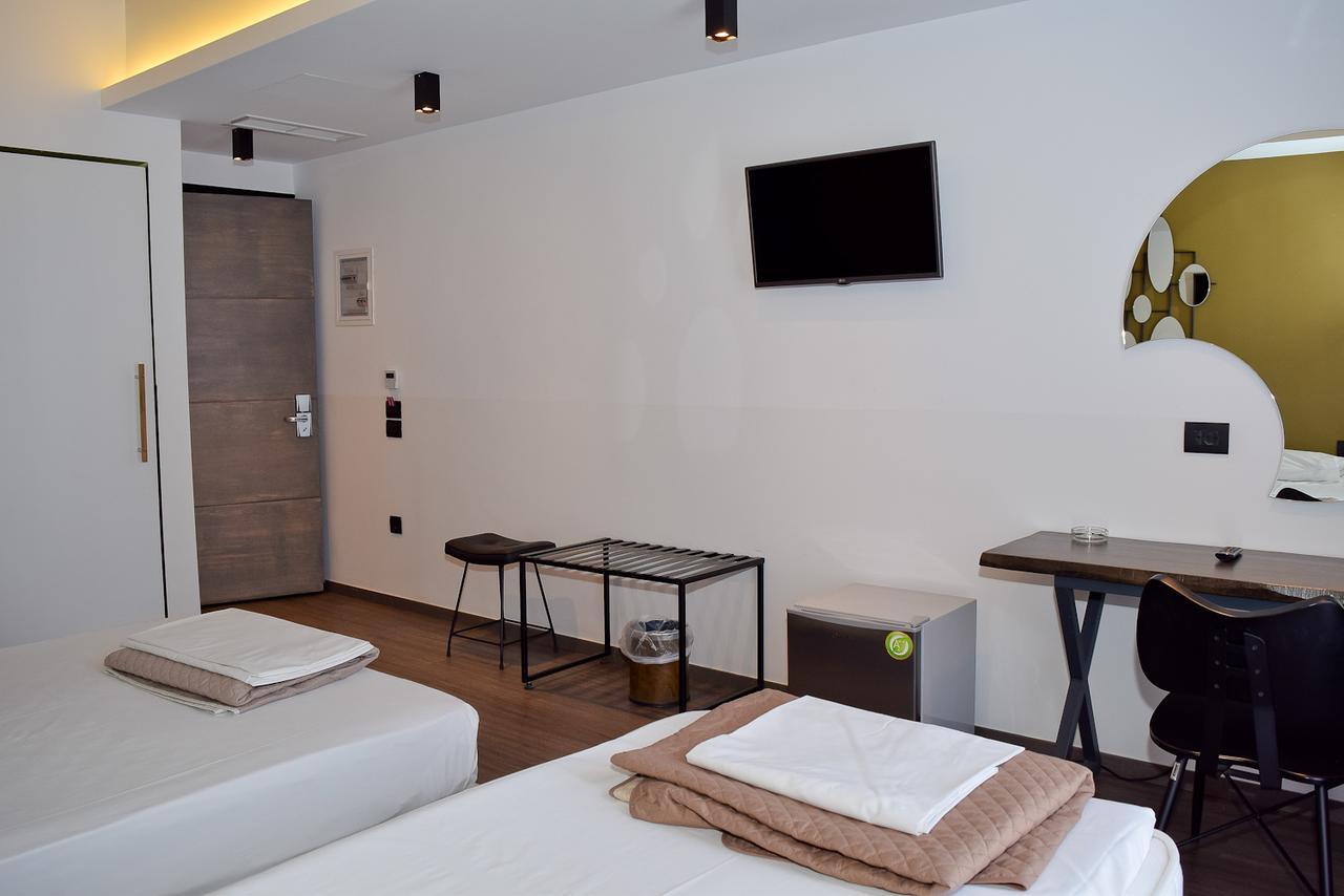 Adonis City Hotel Патра Екстериор снимка