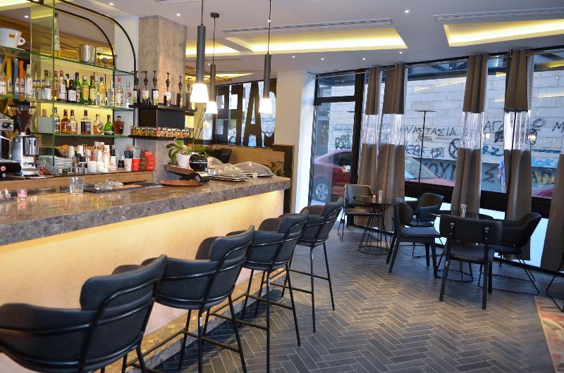 Adonis City Hotel Патра Екстериор снимка
